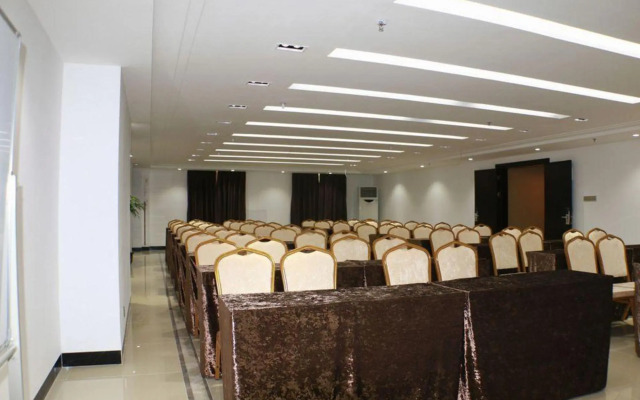 Zhihui Apartment Hotel