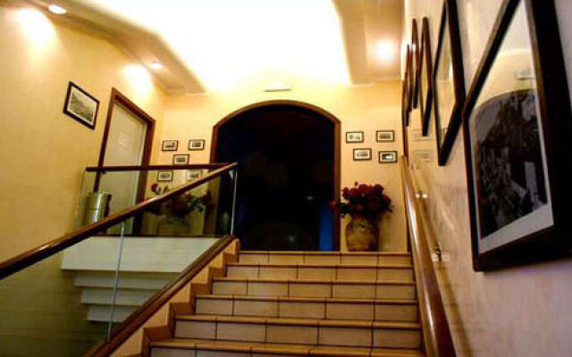 Hotel Mondial
