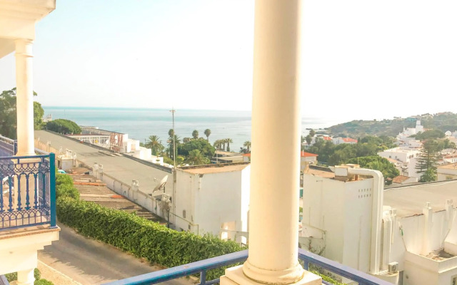 Oura Praia Hotel And Apartments