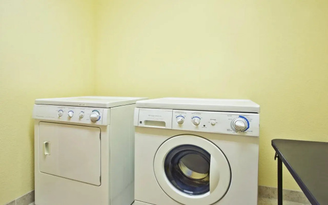 Holiday Inn Express Hotel & Suites East Lansing by IHG