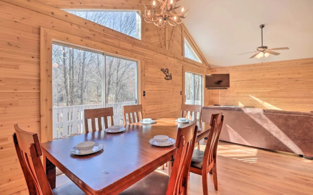 Hike & Swim: Family Home in Albrightsville!