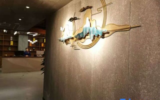 Ruijia Jinlong Hotel