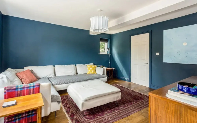 Spacious & Stylish Cotswold Family home