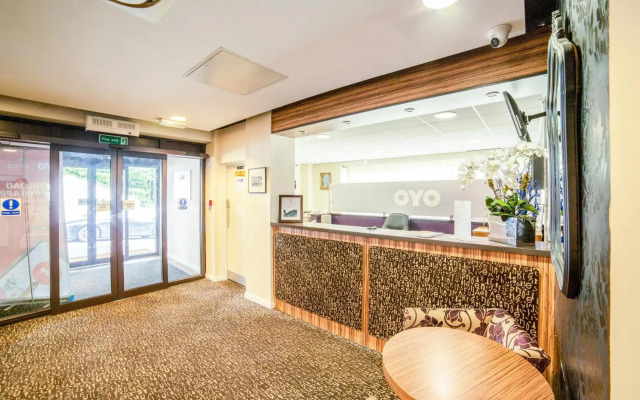 OYO The Bridge House Hotel