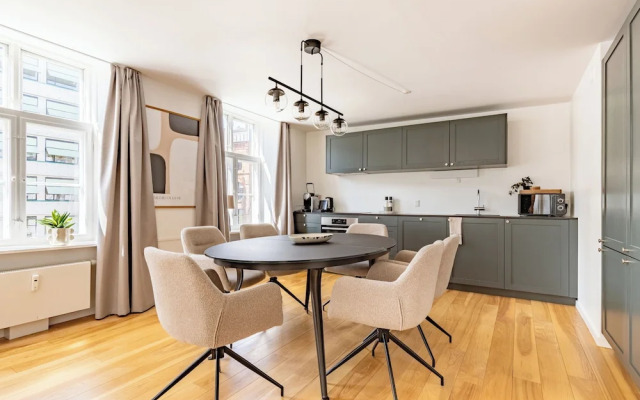 Sanders Regent Bright Apartment in City Center