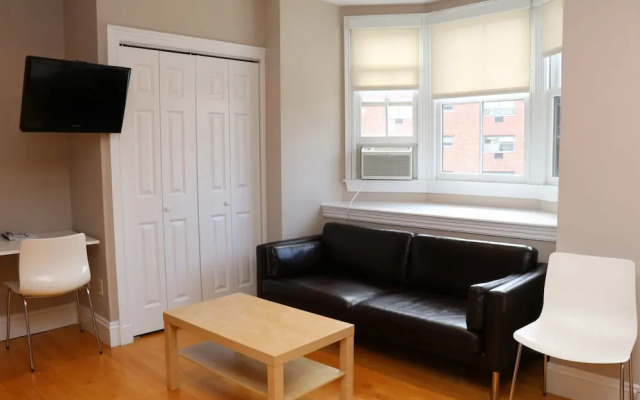 Maverick Suites at 402 Columbus Ave