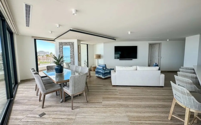 3BR Ground Floor Condo With Direct Pool Access