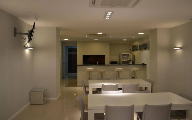 Arenas del Mar Apartments
