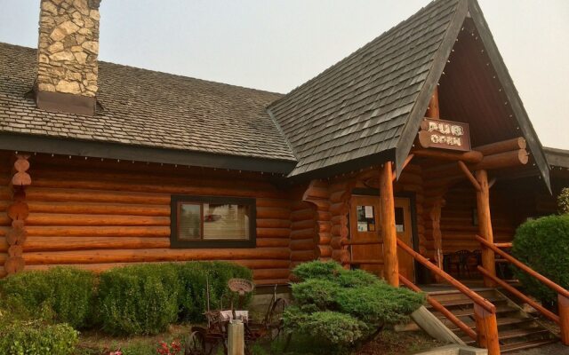 Cariboo Lodge