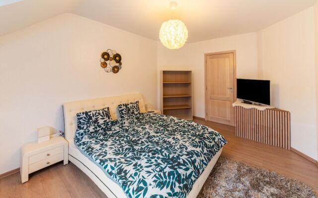 Holiday Home With Indoor Swimming Pool