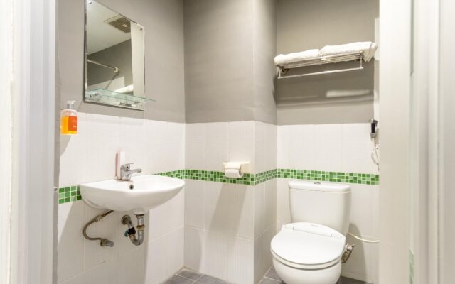 OYO Flagship 1348 Hotel Home Anaya