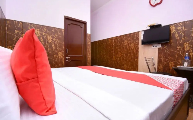 OYO 28097 Hotel Park View