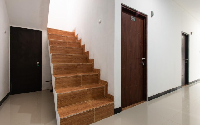 RedDoorz Plus near Trans Studio Cibubur 2
