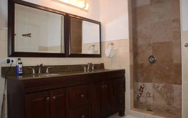 Caprice 14 Cable Beach Luxury Villa