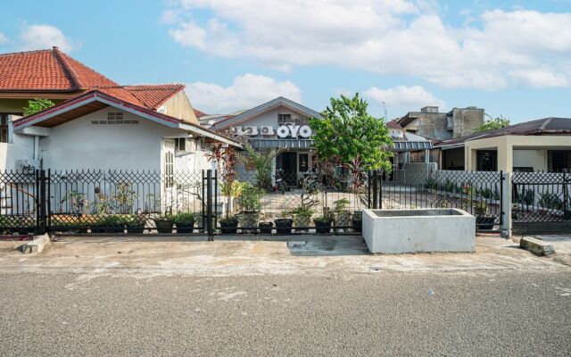 SUPER OYO Gandaria Guest House Near Masjid Raya Sumatera Barat