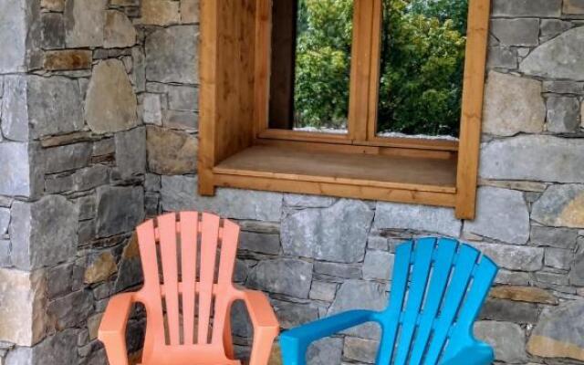 New 3 beds, terrace, superb views, pool & sauna