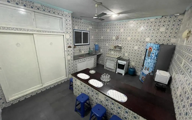 Casa térrea a 2 min da praia dos anjos