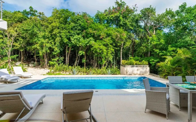 Casa Ave, Luxury & Resort Living