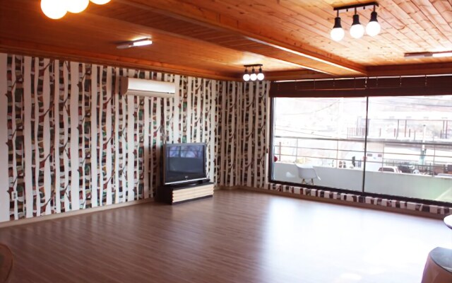 Namyangju River Hill Village Pension