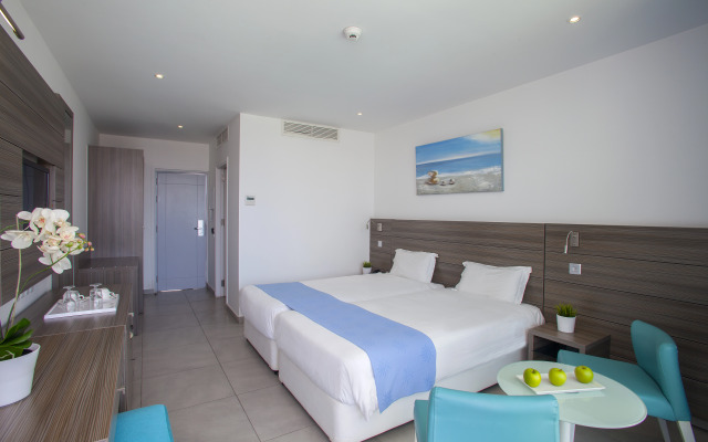 Limanaki Beach Hotel