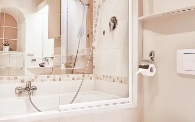 Stylish 2 bed apt Morsztynowska street