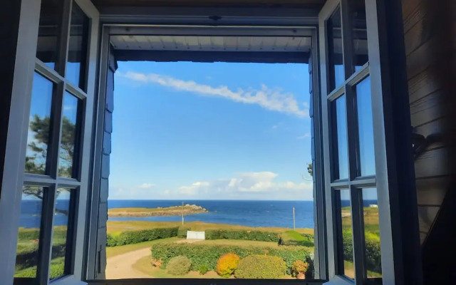 Apartment in Lampaul-plouarzel by the Beach