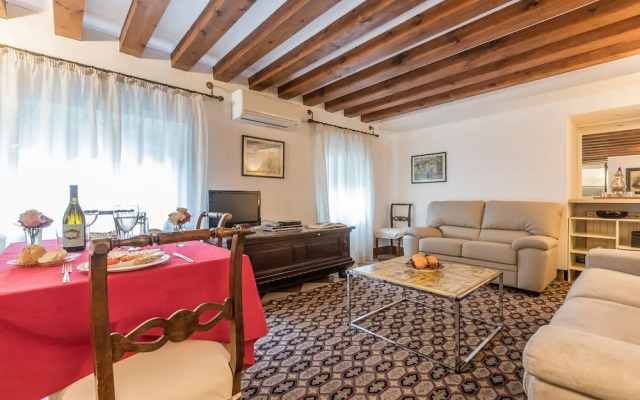 Ca' Carmini with Private Garden
