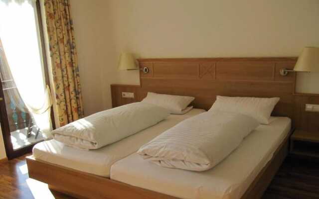 Hotel Restaurant Pension Krone Post