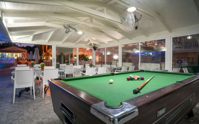 Alamis Hotel & Apartments