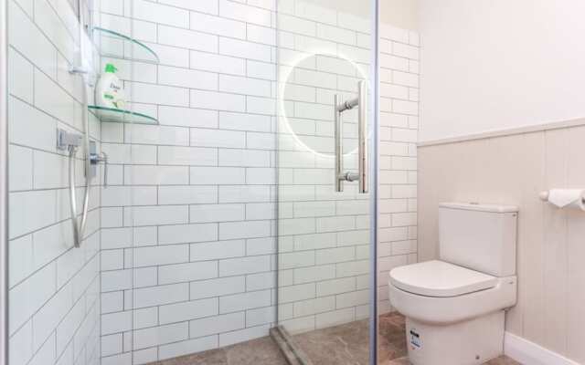 Sunny & Spacious Character Villa