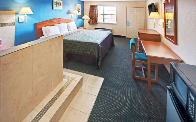 Super 8 by Wyndham Terrell