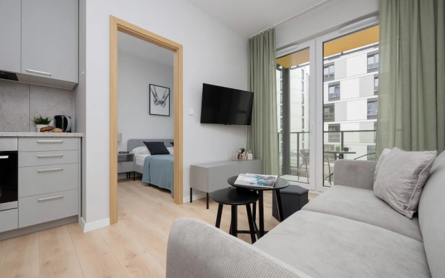 Apartment With Parking by Renters