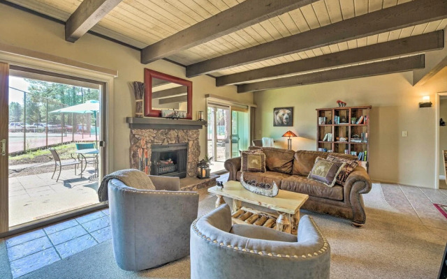 Patio & Fireplace: Country Club Pinetop Condo!