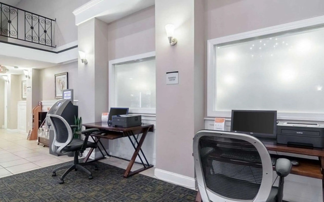 Rodeway Inn & Suites Williamsburg Central