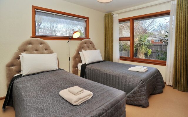 Woodbury Villa