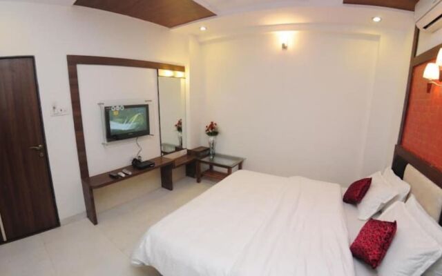 Shanti's Hotel Surbhi