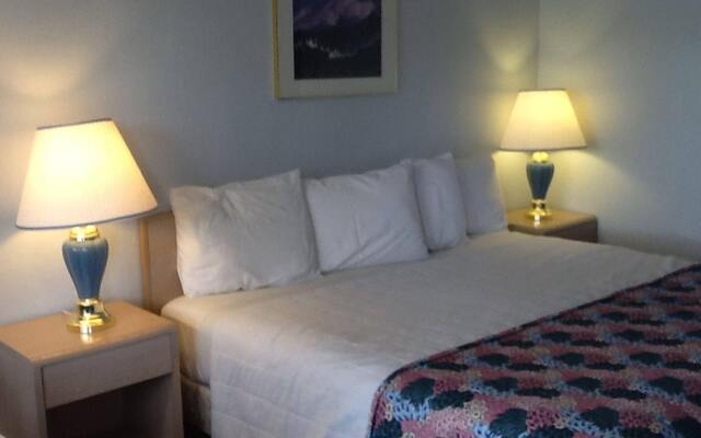 Pine Needles Inn