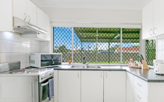 Fairfield 3 Bedroom House with PARKING