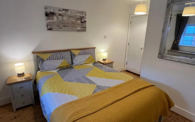 Apartment 12, Sea Wharf