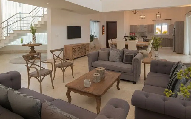 Luxury Villas - Mandatory All-Inclusive
