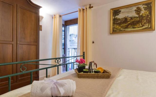 CENTER HOUSE - Apartment with Balcony Ortigia Wifi
