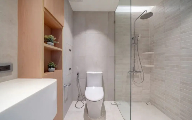 Sea View Chic Design 2BR Karon Condo 16C