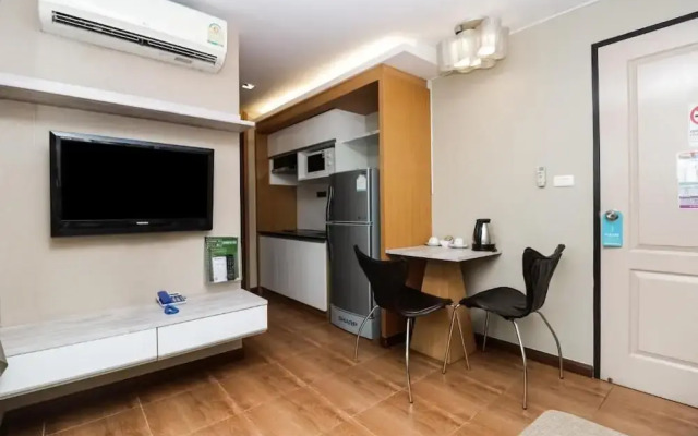 Greenview Ekkamai 10 by OYO Rooms