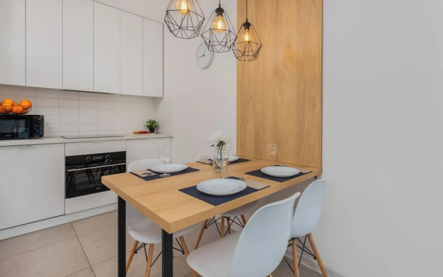 Browar Gdański 51 Apartment by Renters