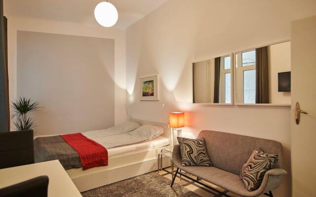 Super Central Studio Apartment - With Balcony