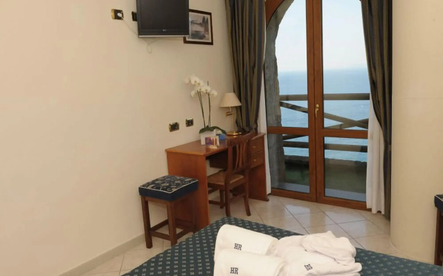 HR Hotel & Spa