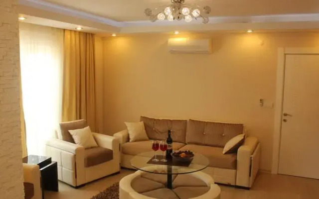 Kayra Apartments