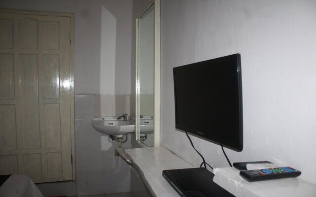 Gusti Homestay Bali