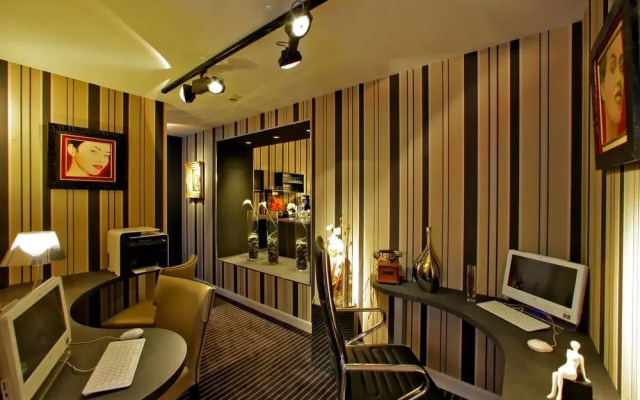 Plaza Madeleine Hotel & Spa