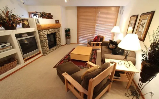#489 Beautiful Snowcreek Retreat